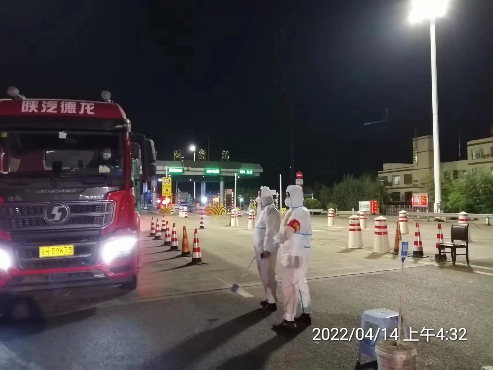 同心抗疫丨沖在最前線！大運(yùn)河駕校防疫志愿者在行動！(圖7)