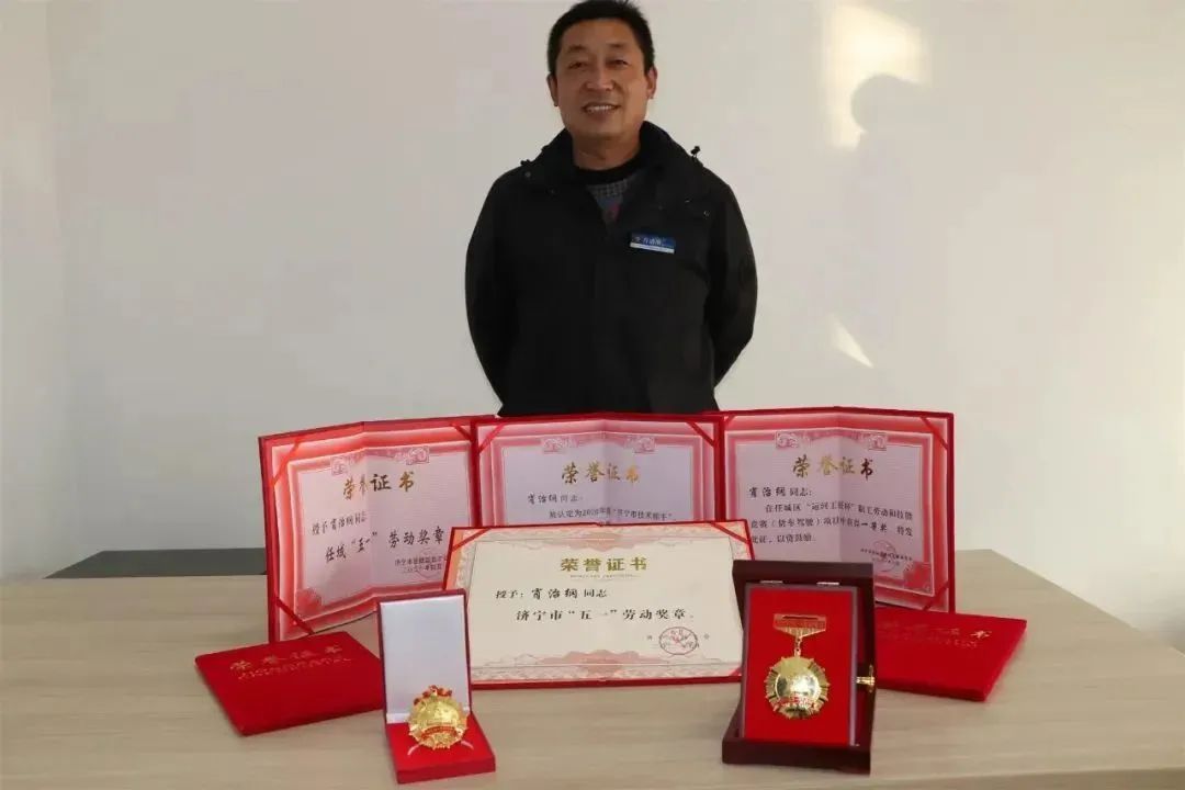 【濟寧大運河駕?！縿趧幼罟鈽s丨“五一”您學車我在崗！(圖4)
