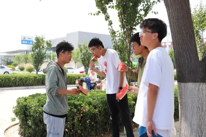 【濟(jì)寧大運(yùn)河駕?！拷袢沾笫钬滉?yáng)下，有著暑不盡的美好(圖2)