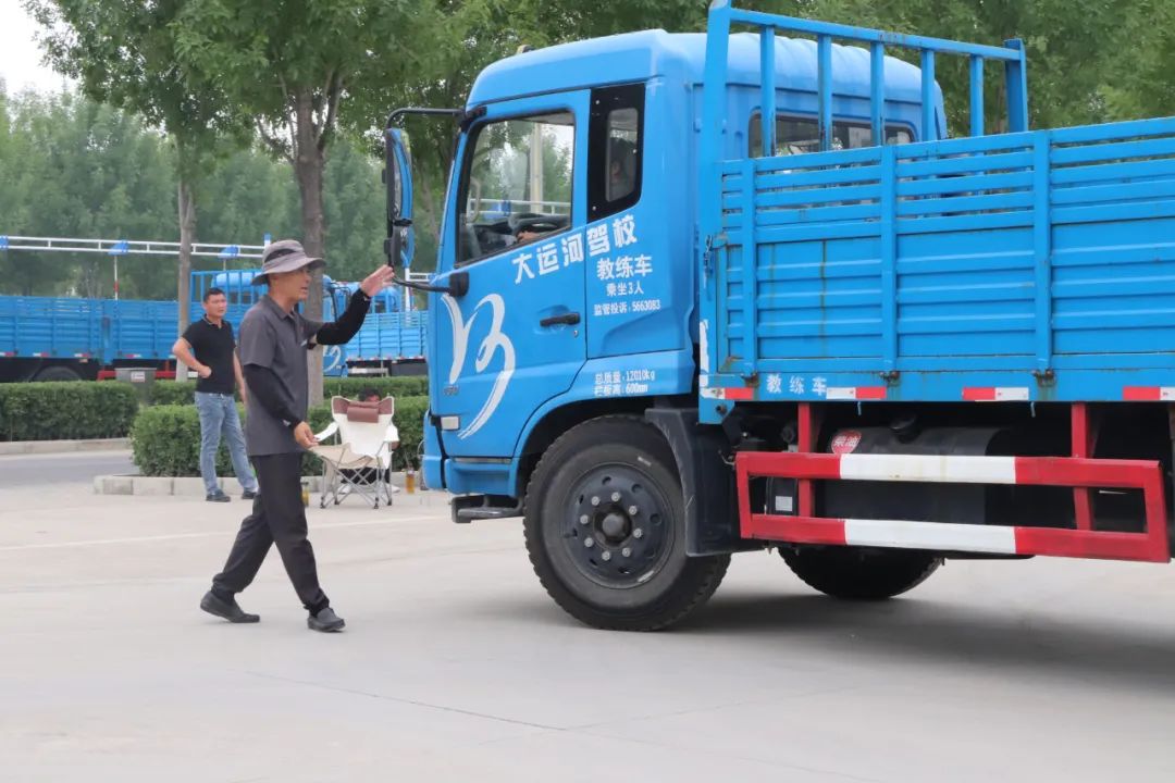【濟(jì)寧大運(yùn)河駕?！繉W(xué)大車45天拿證！金秋報(bào)名鉅惠進(jìn)行中...(圖3)