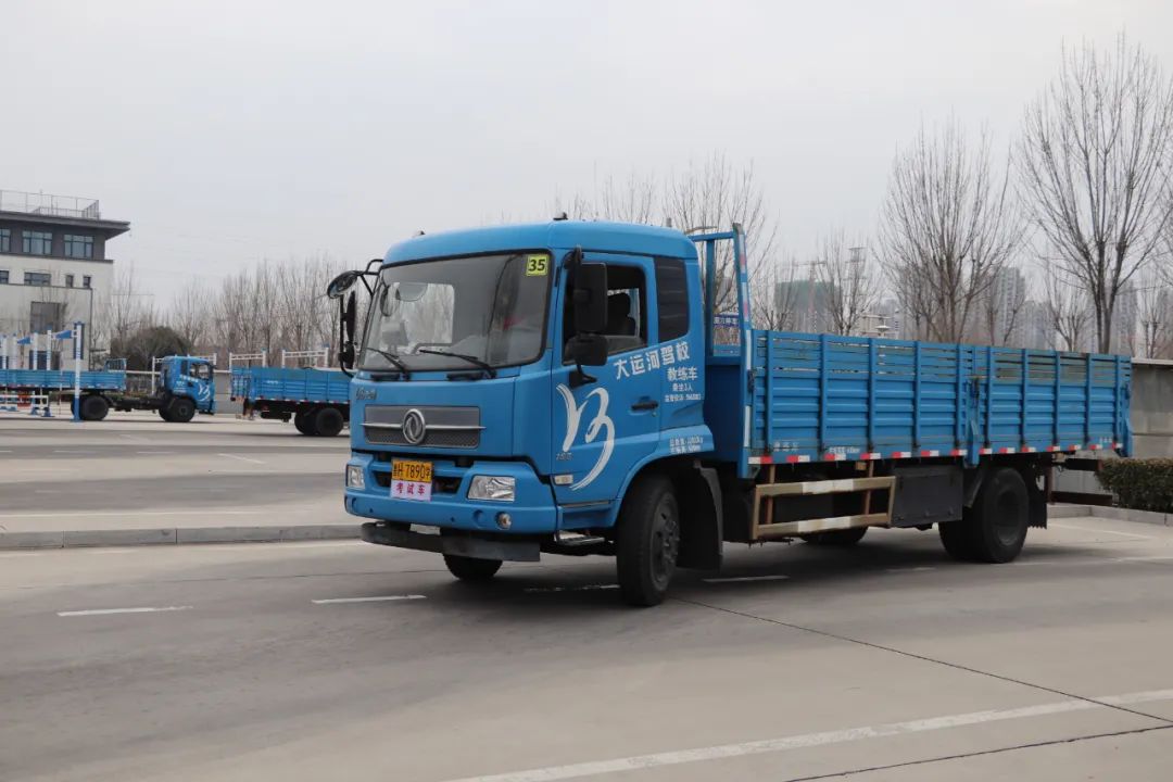 【濟(jì)寧大運(yùn)河駕?！看筌嚢嘈腿律?jí)，設(shè)備車模擬考試訓(xùn)練！(圖4)