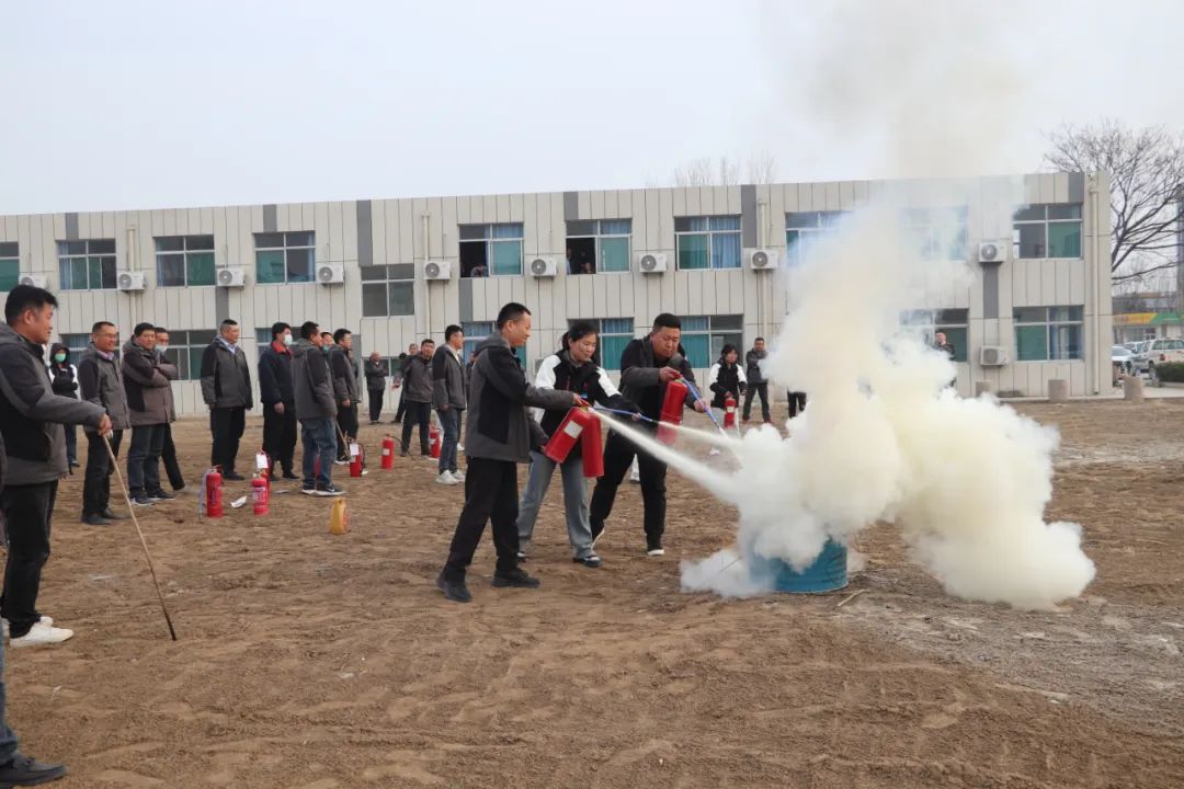 【濟(jì)寧大運(yùn)河駕校】2024春季消防安全演練活動(dòng)順利開(kāi)展！(圖2)