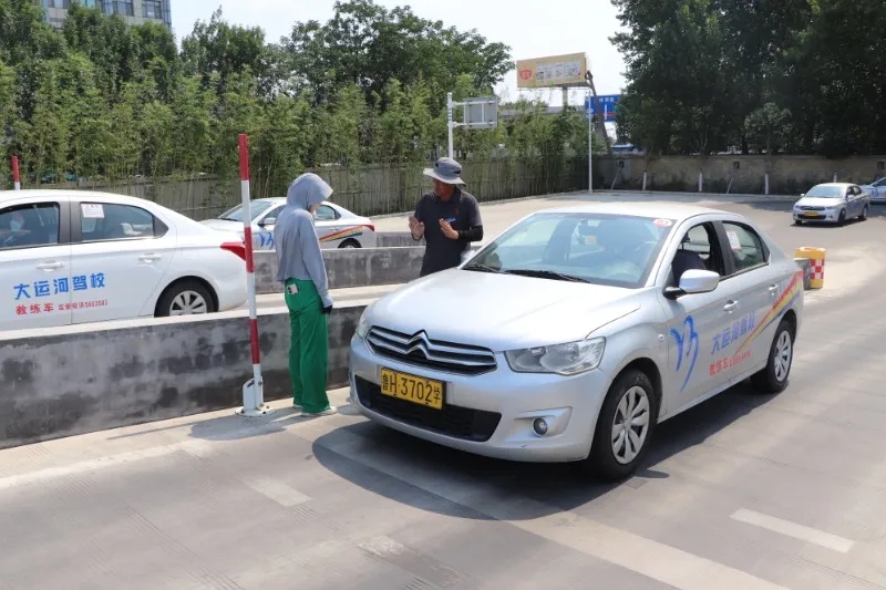【濟(jì)寧大運(yùn)河駕?！俊暗谑粚脤W(xué)車夏令營(yíng)”火熱開啟，新增暑期速成班！(圖3)