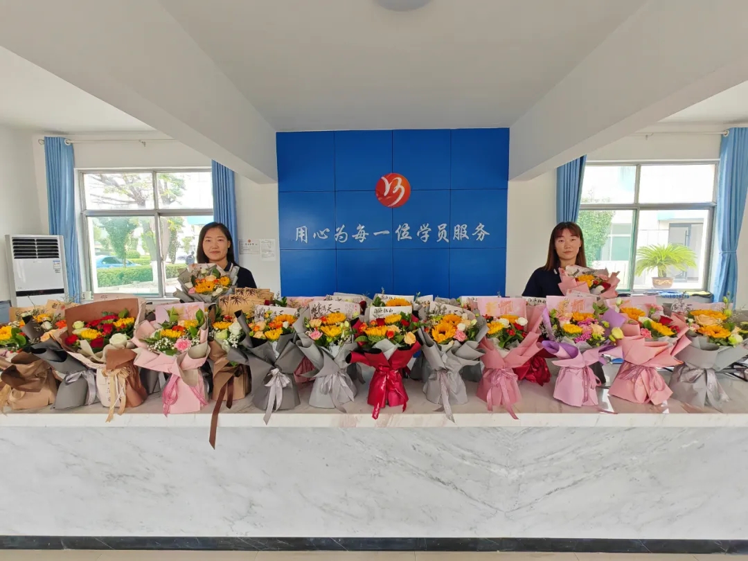 鮮花獻禮！祝所有的老師、教練們節(jié)日快樂！(圖8)