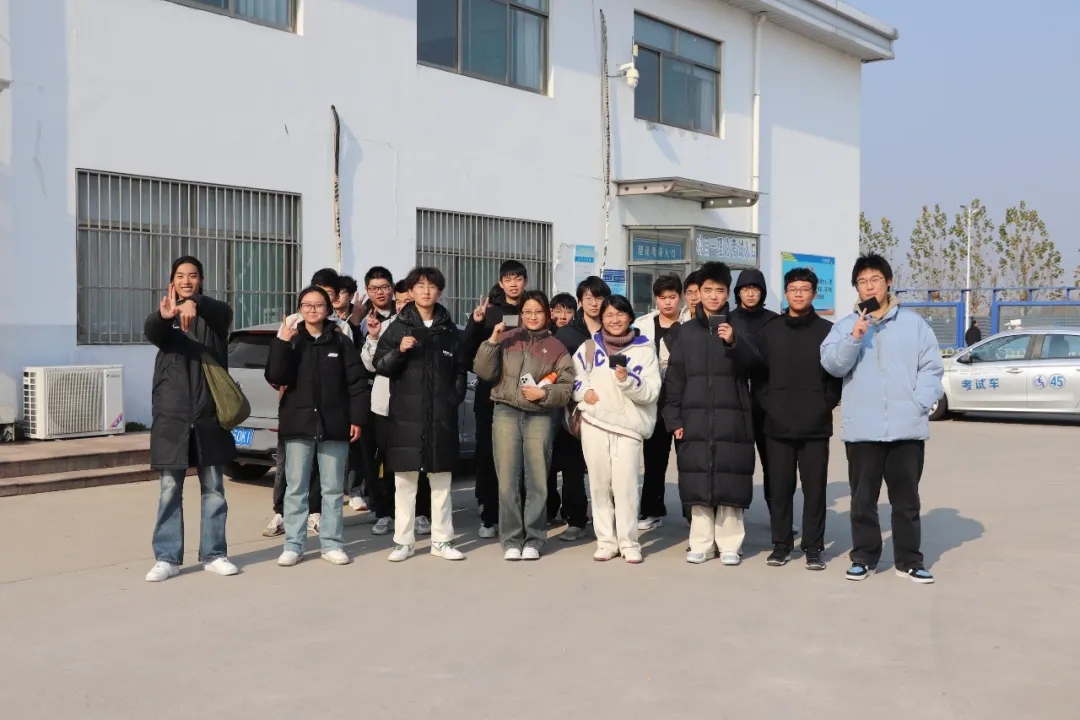 濟(jì)職24屆首批報名新同學(xué)，已順利拿證！(圖1)