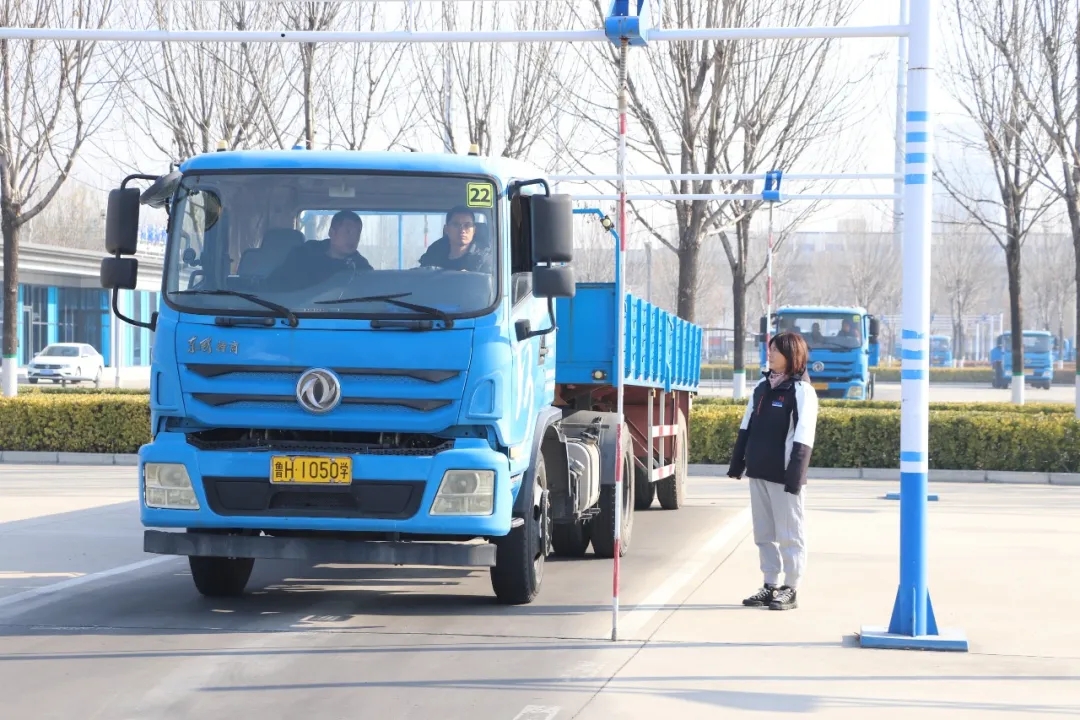 專注大車培訓(xùn) 最快36天拿證   年終鉅惠：學(xué)大車3999！(圖3)