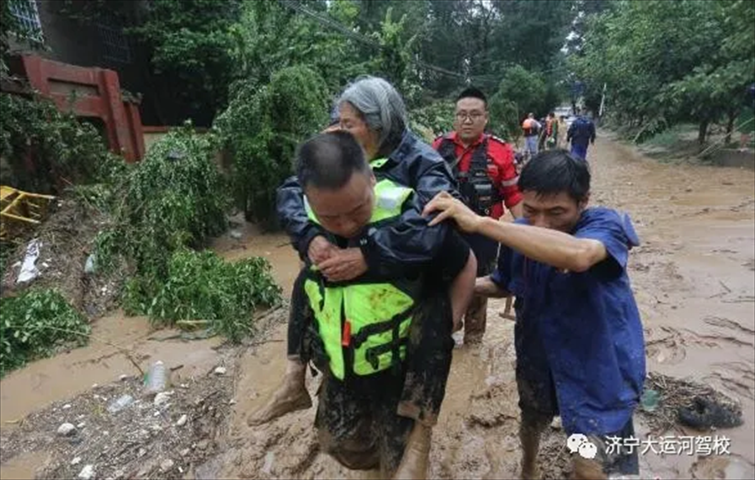 【濟寧大運河駕?！咳w員工愛心捐款，為河南加油！(圖1)