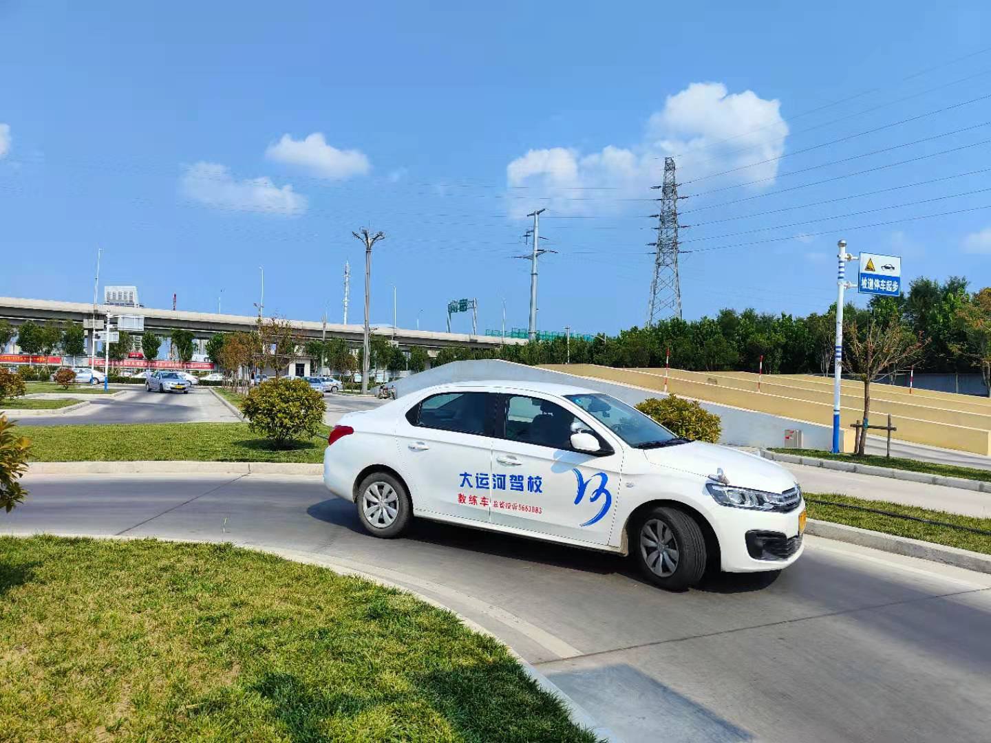【濟(jì)寧大運(yùn)河駕?！繉W(xué)車必知 | 如何培養(yǎng)“車感”(圖1)
