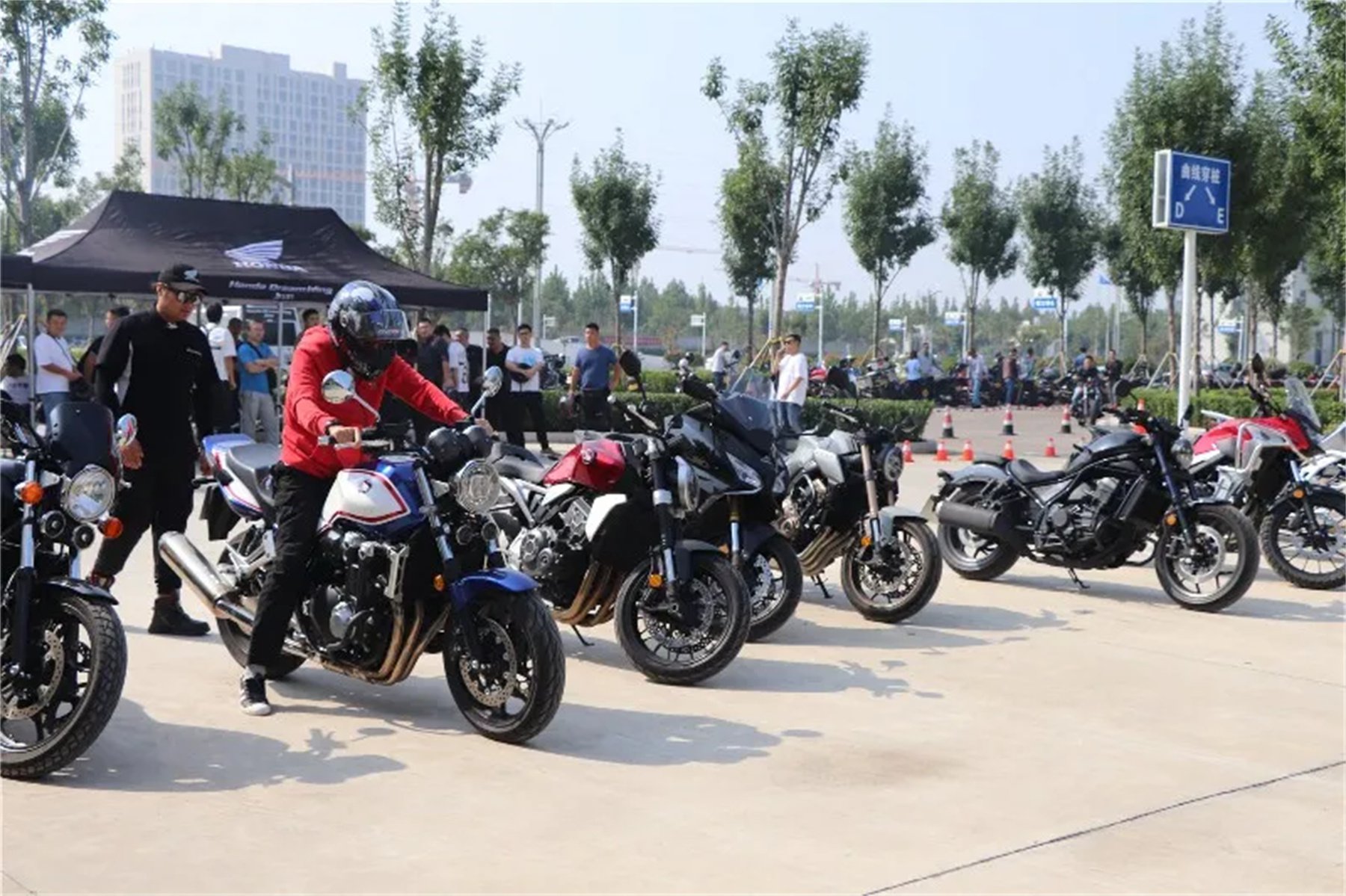 【濟寧大運河駕?！繗g迎各地“摩友”齊聚我校，以車會友！(圖2)