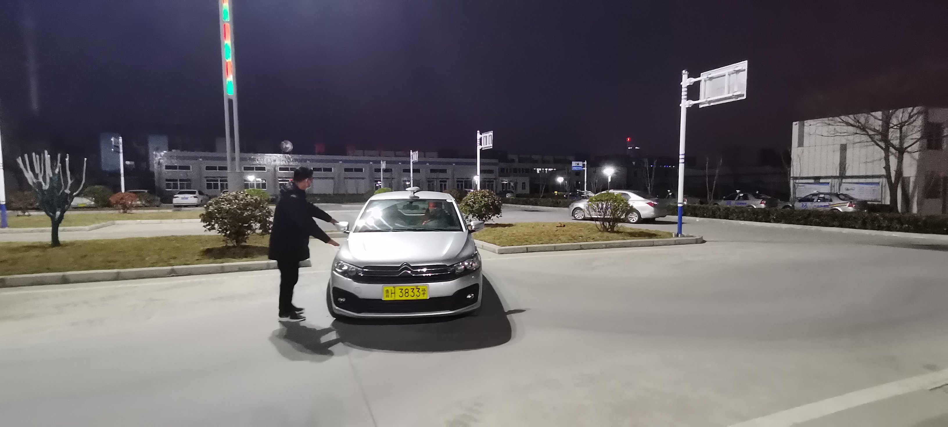【濟(jì)寧大運河駕?！可习嗑氒嚊]時間？選擇夜訓(xùn)班，學(xué)車工作兩不誤！(圖1)